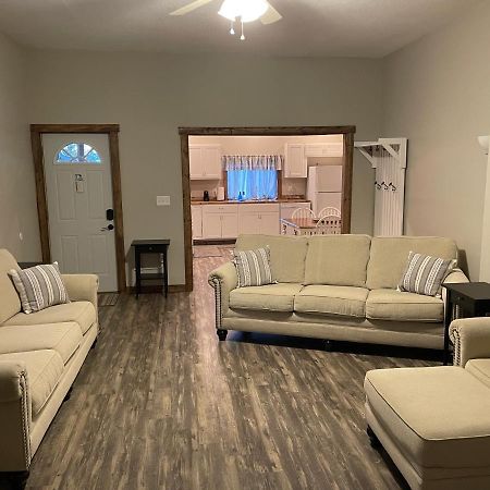 Modern Farmhouse 3 Bed, 2 Bath Apartment, Sleeps 7, Lots Of Space, Steps To Downtown, Honeywell & Eagles Theater Wabash 外观 照片